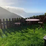Casa Amarilla De Playa Benijo *