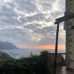 Casa Amarilla De Playa Benijo * Almaciga
