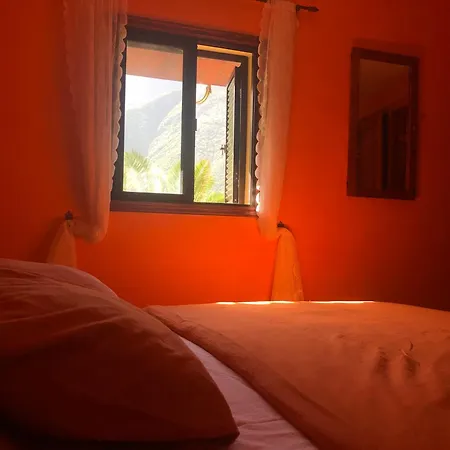 Casa Amarilla De Playa Benijo