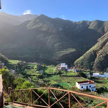 Casa Amarilla De Playa Benijo * Almáciga
