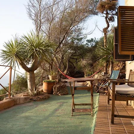 Casa Amarilla De Playa Benijo * Almáciga