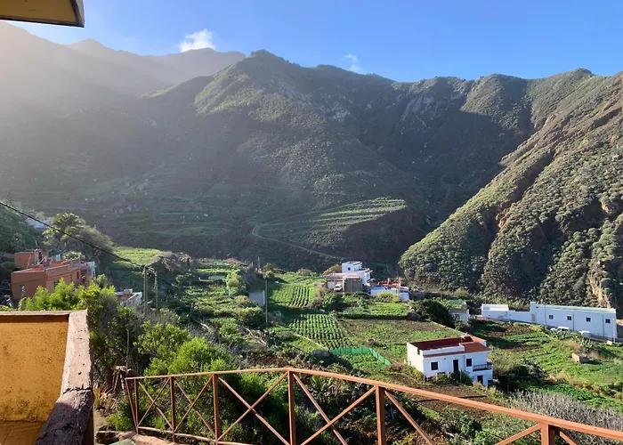 Casa Amarilla De Playa Benijo * Almaciga
