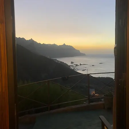 Casa Amarilla De Playa Benijo Almaciga