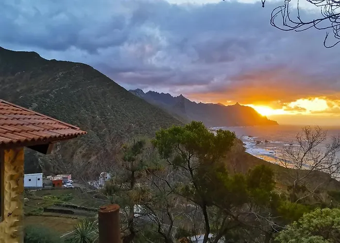 Casa Amarilla De Playa Benijo Hébergement de vacances *