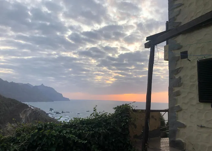 Casa Amarilla De Playa Benijo * Almaciga