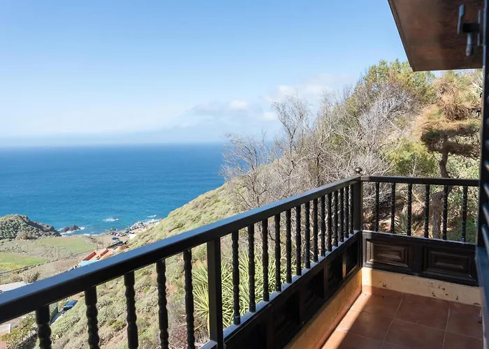 Casa Amarilla De Playa Benijo